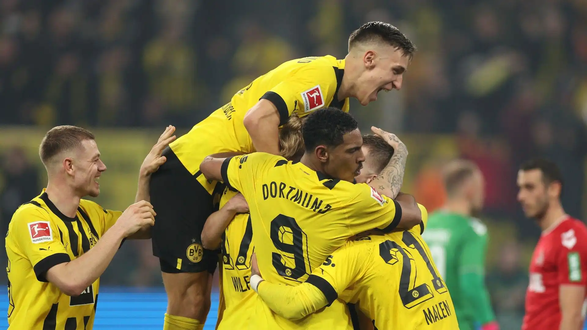 Spettacolo del Borussia Dortmund: 6 gol al Colonia. Le immagini più belle