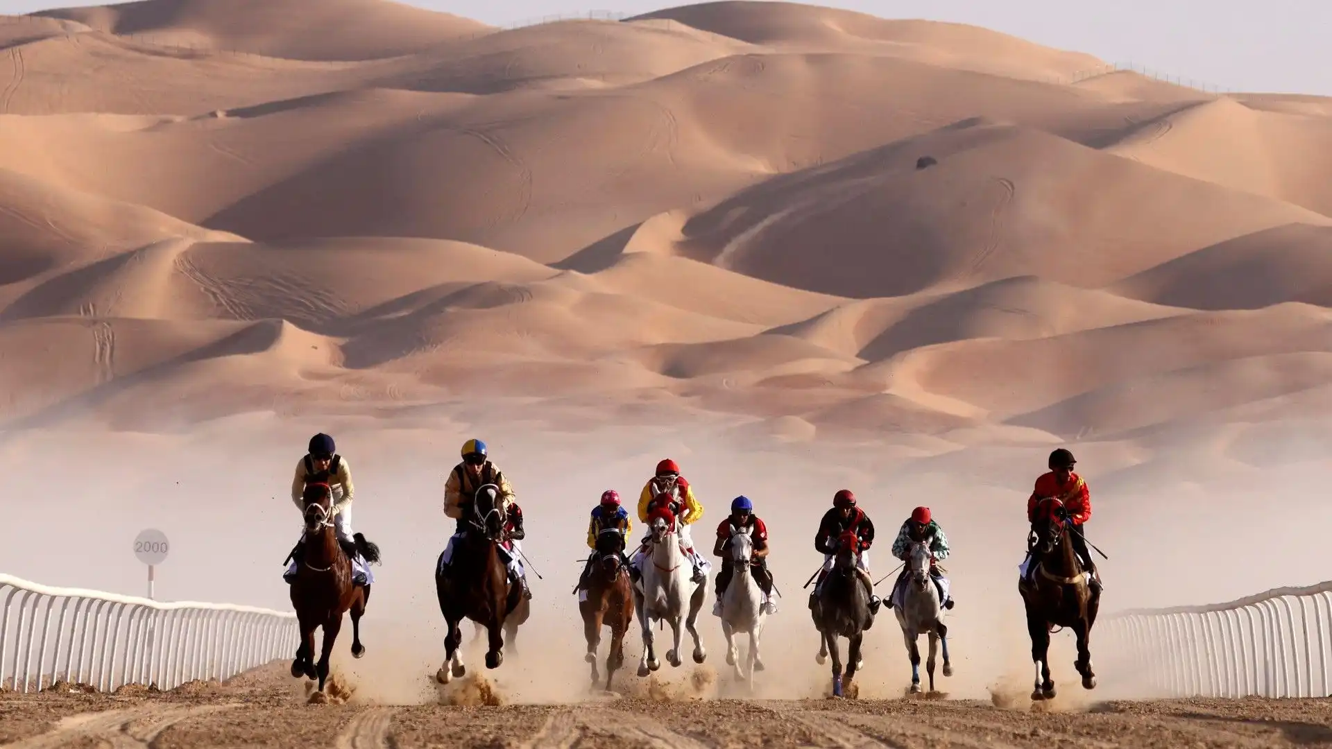 Spettacolo nel deserto: le immagini sono bellissime