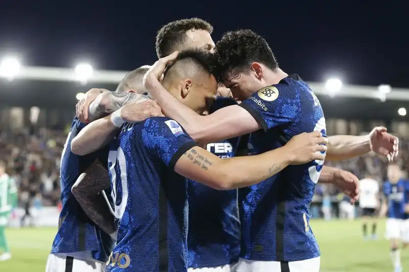 L'Inter ha battuto per 3-1 lo Spezia nell'anticipo grazie alle reti di Brozovic, Lautaro e Sanchez