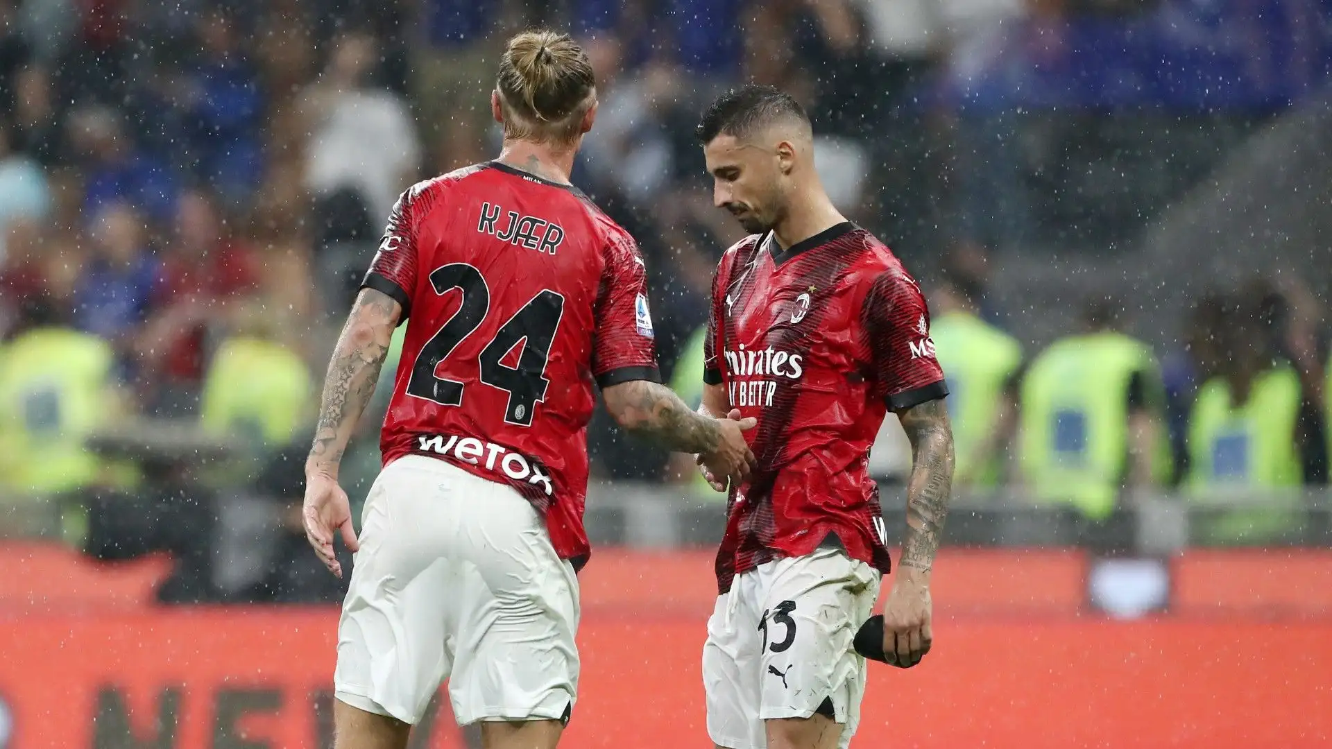 Ha vestito la maglia rossonera in 139 occasioni mettendo a segno 3 reti
