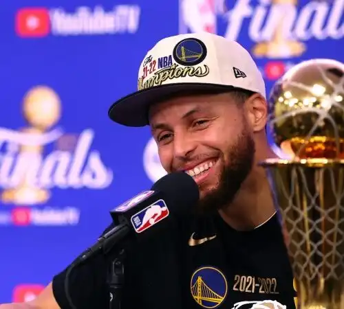 NBA Finals, Steph Curry li festeggia tutti e due