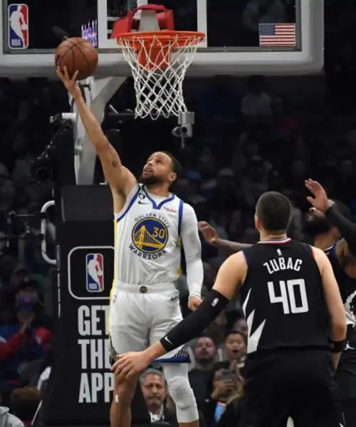 NBA, i 50 di Curry non bastano: Warriors ko con i Clippers