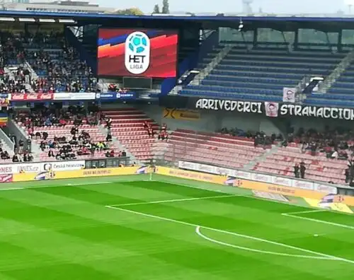 Sparta Praga, i tifosi scaricano Stramaccioni