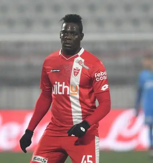 Mario Balotelli finisce nel mirino dei tifosi del Brescia