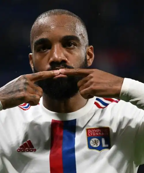 Svolta di mercato: offerta a sorpresa per Lacazette. Foto