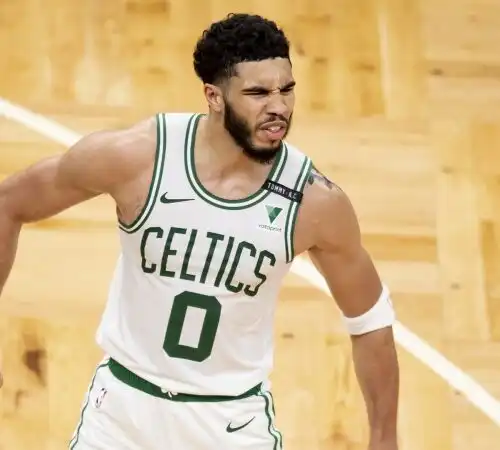 NBA: Boston vince allo scadere: la decide Jayson Tatum