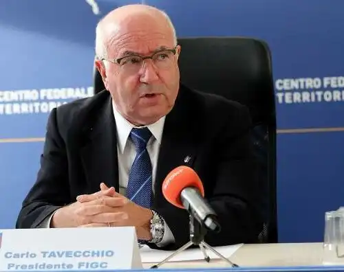 Tavecchio: “Calcio antidoto alla violenza”