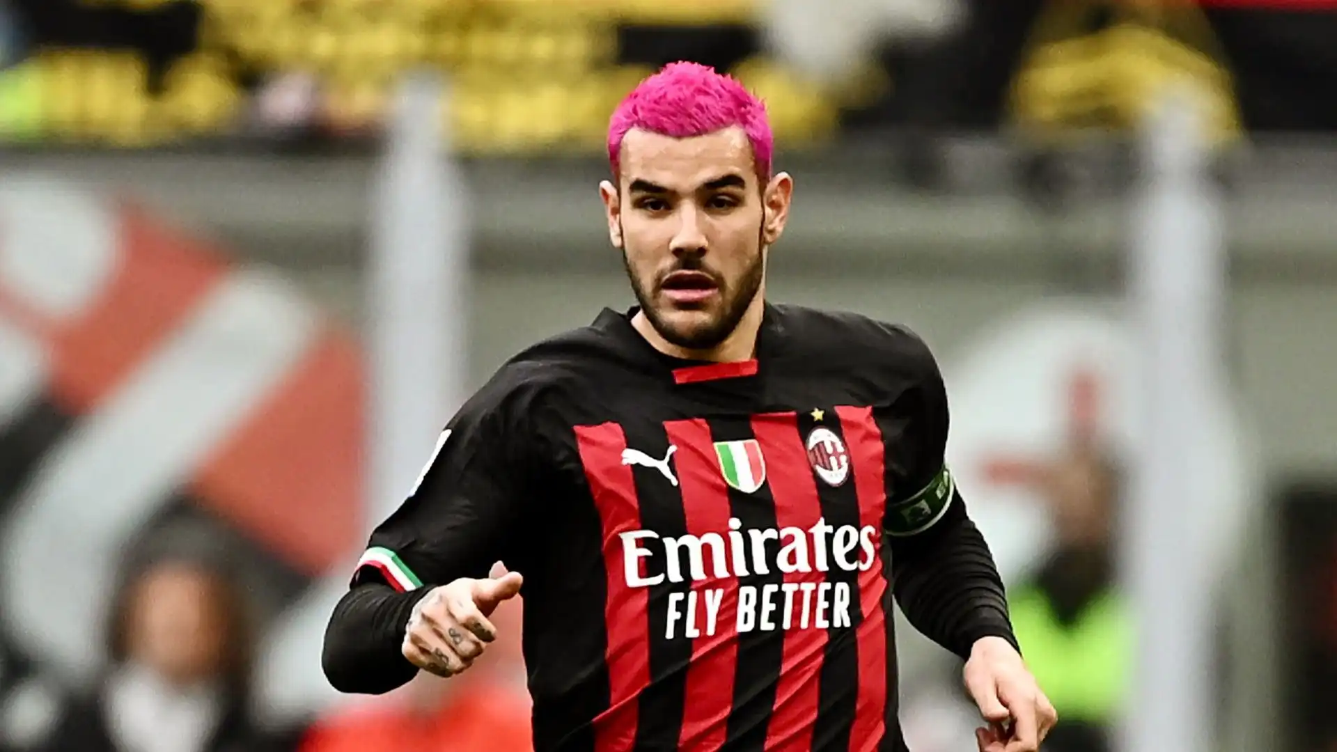 Theo Hernández stupisce ancora i tifosi: foto