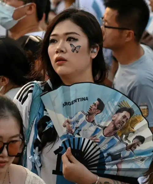 Tifosi cinesi pazzi di Lionel Messi: le foto