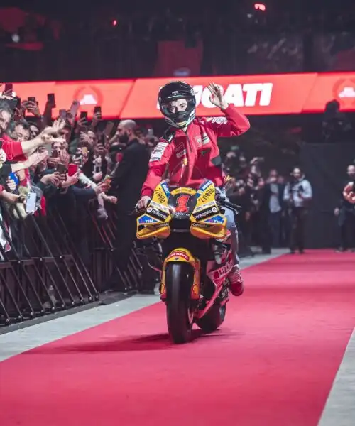 Tifosi in estasi per il Pecco Bagnaia Show: le foto