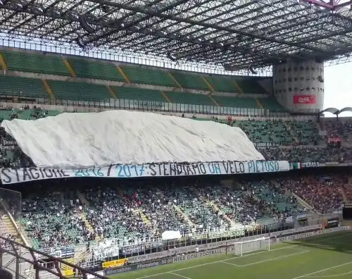 Caos Inter: “Andiamo a mangiare”, i tifosi vanno via