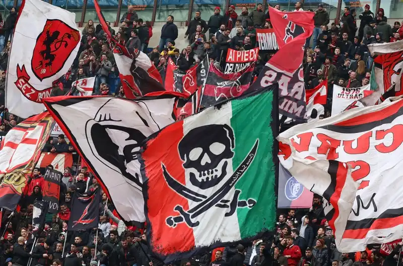Lazio-Milan, l’Olimpico si trasforma in un feudo rossonero