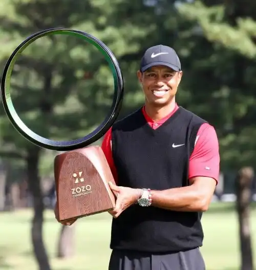 Tiger Woods torna e incanta