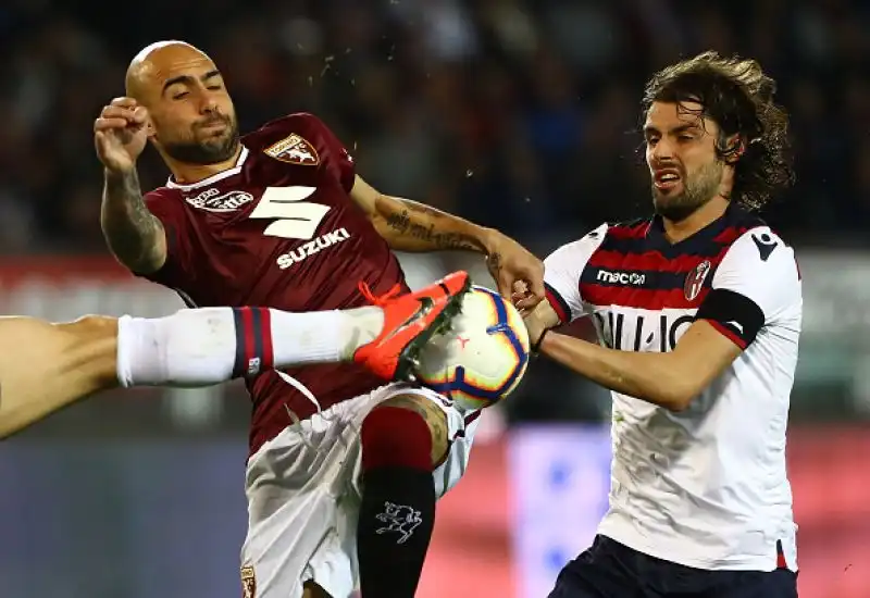 Importante vittoria in rimonta per i felsinei, che si risollevano in zona salvezza mentre i granata steccano nella corsa all'Europa.