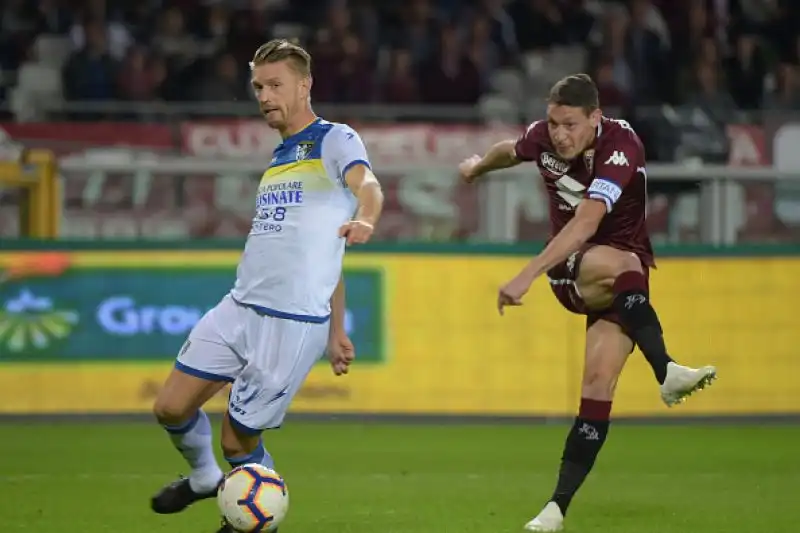 Dopo i gol di RIncon e Baselli gli ospiti impattano con Goldaniga e Ciano ma un gran gol di Berenguer consegna tre punti a Mazzarri.