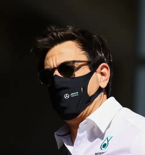 Formula 1, Toto Wolff rinvia la sua decisione