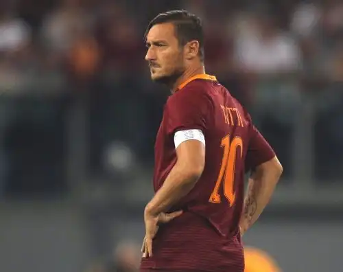 Totti dribbla Sgarbi: “Non lo conosco”