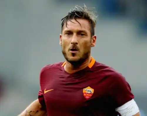 Antonio Razzi vuole Francesco Totti in serie B