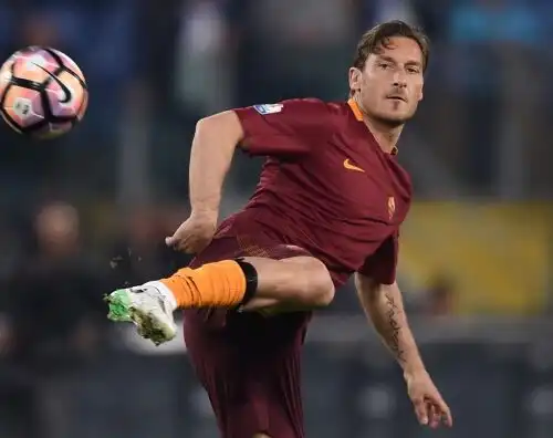 Roma, Totti a gamba tesa: “Non so se smetto”