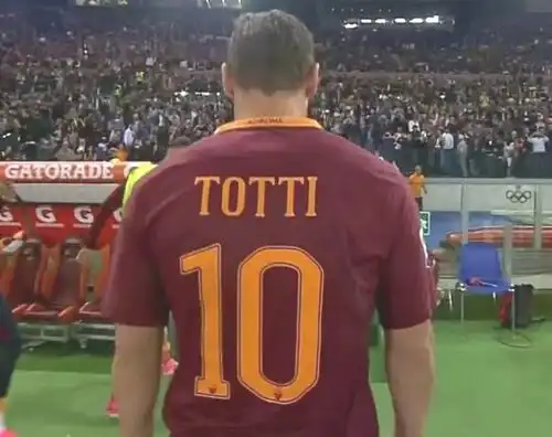Totti è una furia, non festeggia e se ne va