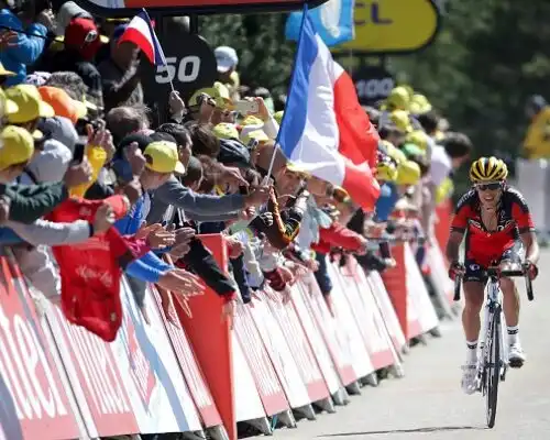Il Tour de France riparte in silenzio