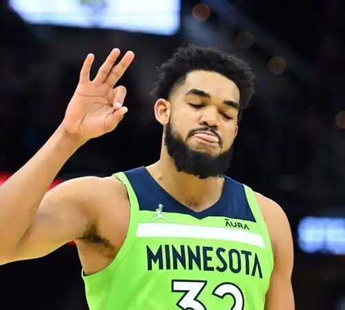 NBA, Karl-Anthony Towns è magico: 60 punti contro gli Spurs