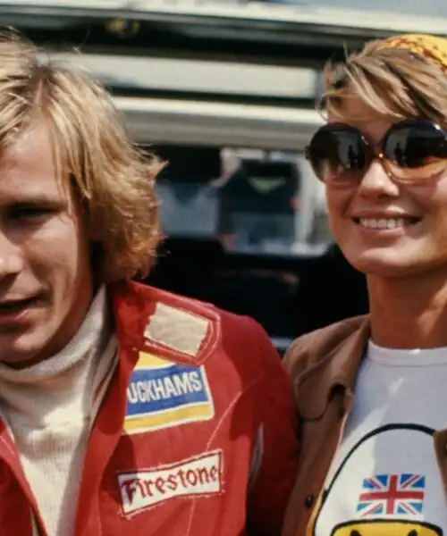 Trent’anni senza James Hunt. Che battaglie con Niki Lauda