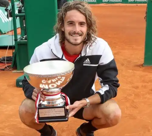 Monte Carlo, Tsitsipas trionfa con un doppio 6-3