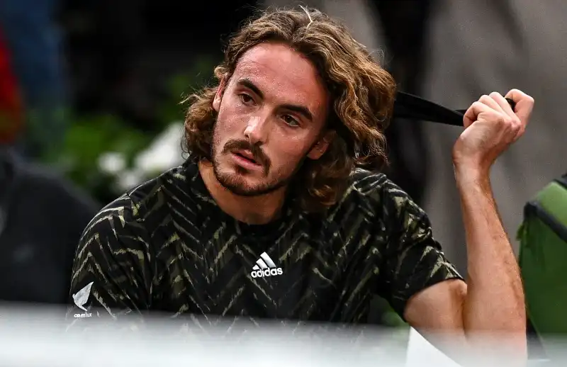 Parigi-Bercy: Tsitsipas si ritira, a rischio per Torino