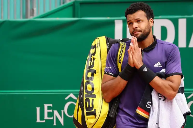Per il francese ancora problemi fisici: anche a Monte Carlo non ha finito il match.