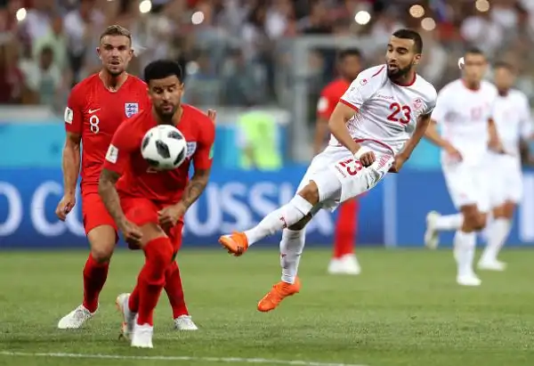 La squadra di Southgate domina la Tunisia, ma passa solo nei minuti di recupero: finisce 2-1, decide una doppietta del Capitano.
