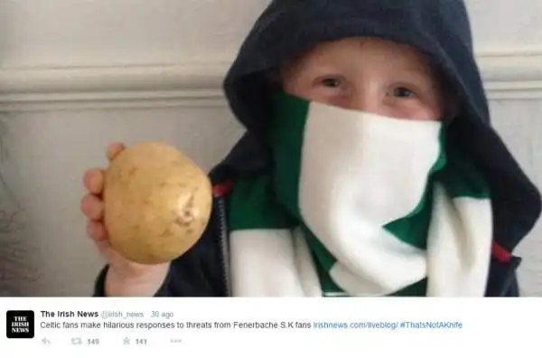 Nell’attesa che la polizia turca faccia il suo dovere coi due tifosi (?) del Fenerbahce che hanno minacciato quelli del Celtic brandendo un coltello, ecco l’ironica risposta dei biancoverdi.