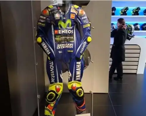 Rubata in Spagna la tuta di Valentino Rossi