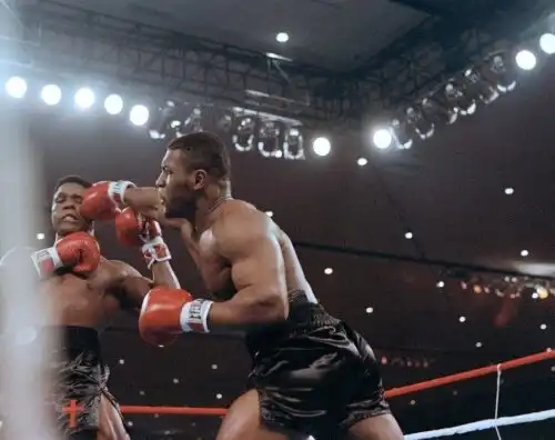 Tyson, 30 anni fa diventava campione