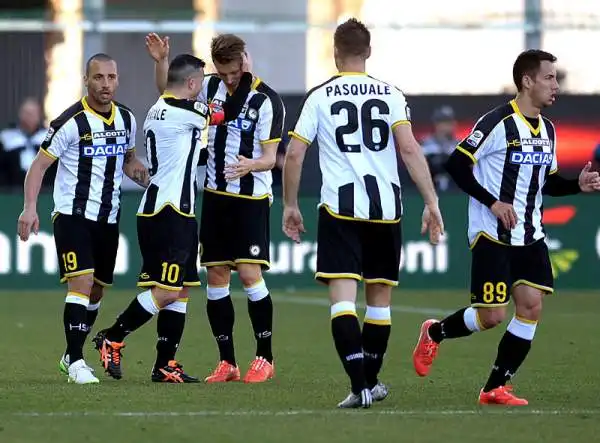 Il Toro va in vantaggio con Quagliarella ma subisce la rimonta friulana con i gol di Di Natale, l'autogol di Molinaro e il gol di Wague. Nel finale il gol di Benassi che accorcia le distanze.