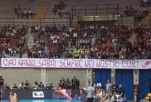 Gli Ultras Milano hanno ricordato Nanni Svampa