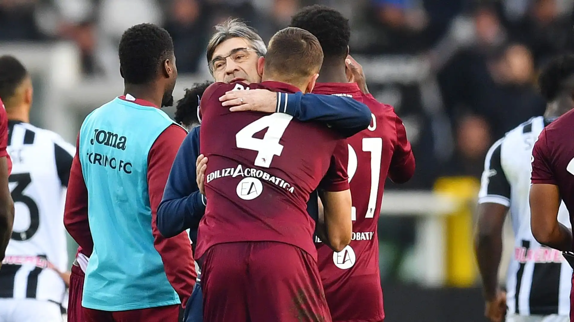 Un difensore del Torino piace in Premier League: foto