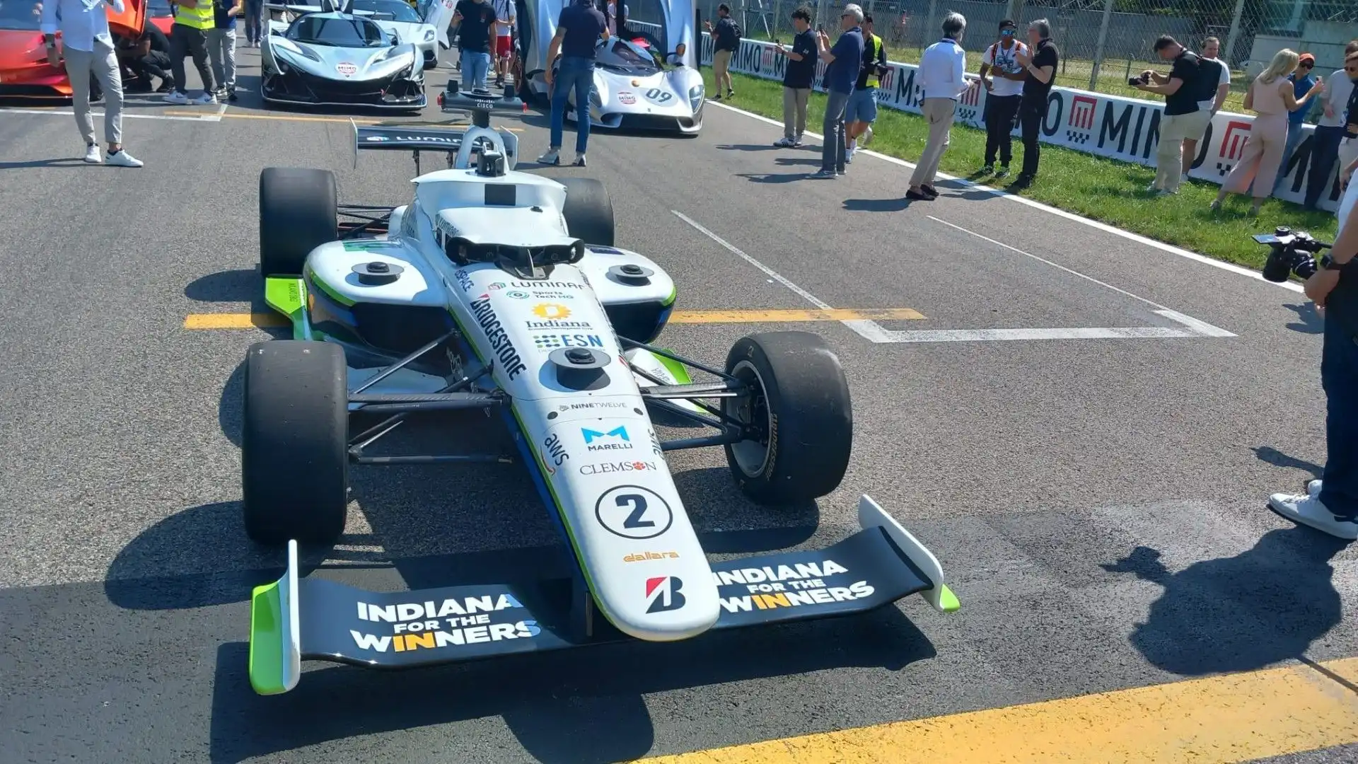 Una macchina senza pilota dà spettacolo a Monza: le foto
