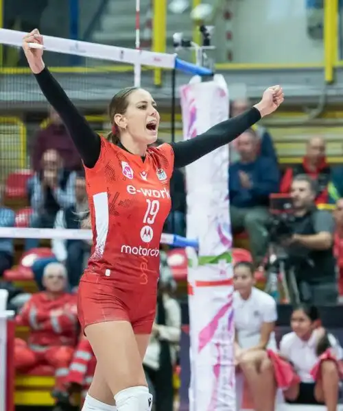 UYBA Volley Busto Arsizio, prima vittoria per Julio Velasco: le foto
