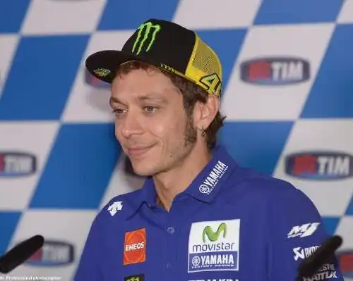 Marquez vola, Rossi sesto