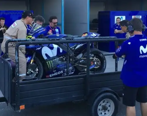 Caduto Valentino Rossi: tutto ok