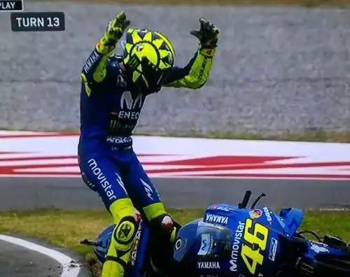 Valentino Rossi: “Marquez recidivo, stia lontano da me”