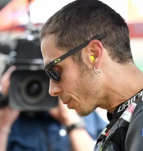 Valentino Rossi al buio: “Dobbiamo fare qualcosa”