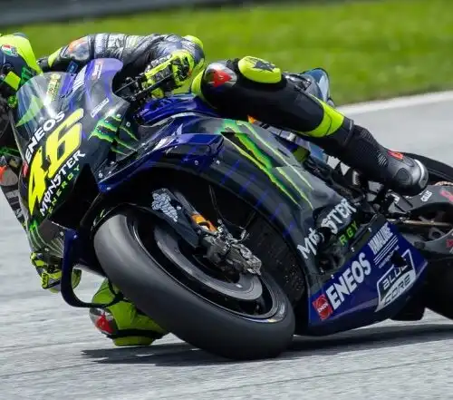 Marquez in pole, Valentino Rossi ottimo secondo