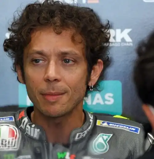 Petronas, Valentino Rossi durissimo: “Fantasie”