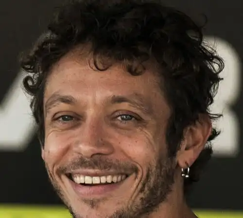 Valentino Rossi accoglie felice Mooney