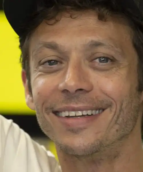 Valentino Rossi incassa un altro grande applauso