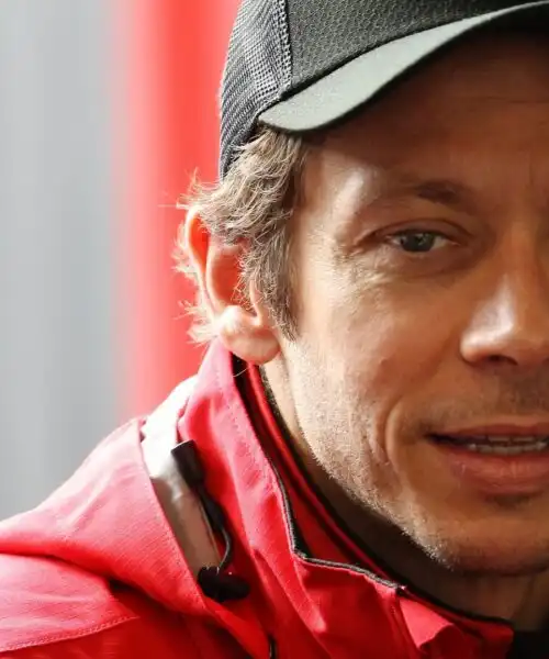 Valentino Rossi strappa applausi dopo l’esordio a Bathurst