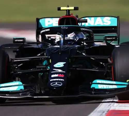 F1, GP del Messico: Bottas in pole davanti a Lewis Hamilton, solo terzo Verstappen