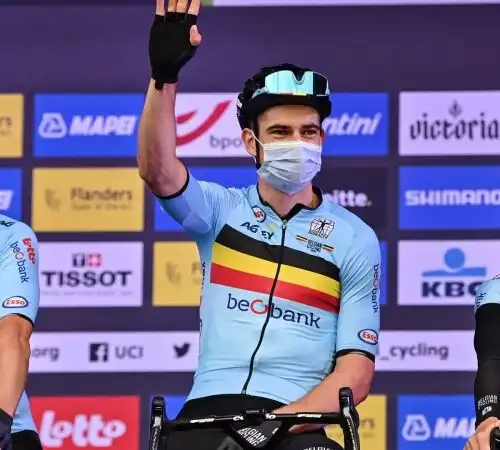 Ciclismo, Van Aert – Evenepoel: infuria la polemica